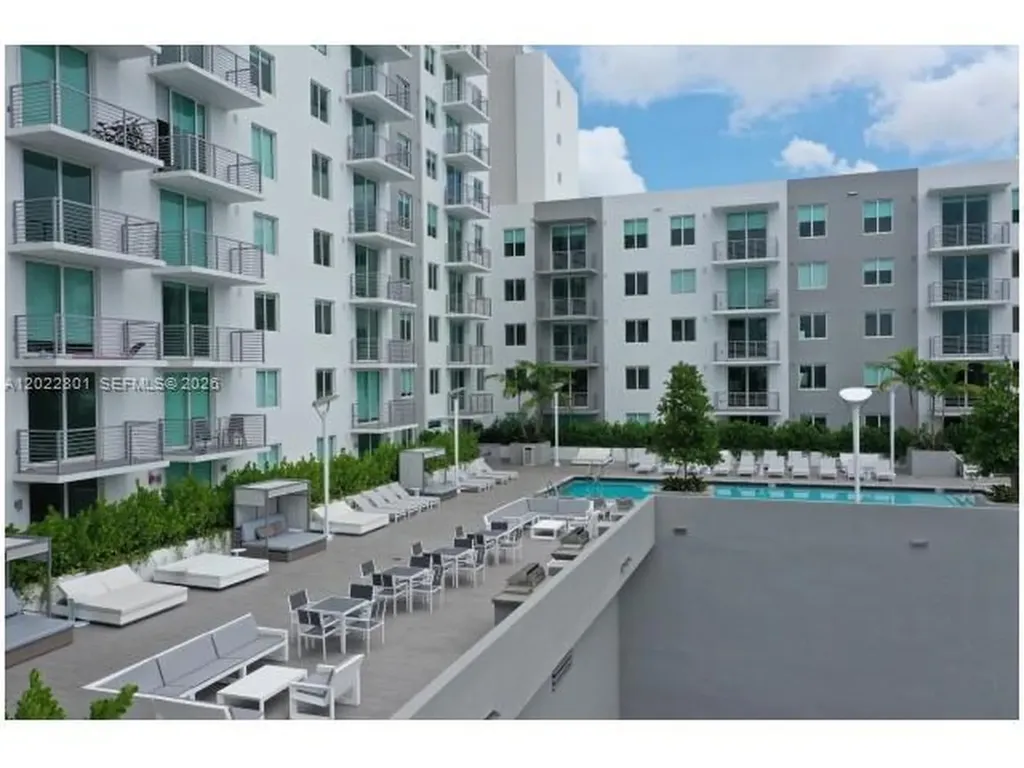 729 NW 2nd Street Miami FL 33128