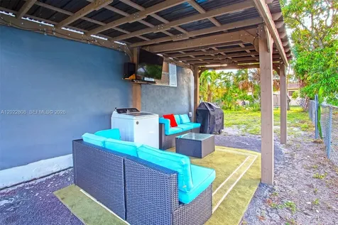 2501 NW 30th Way Fort Lauderdale FL 33311