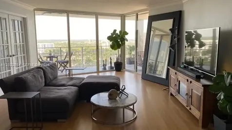 4000 Towerside Terrace Miami FL 33138