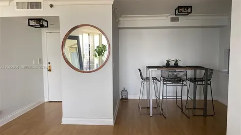 4000 Towerside Terrace Miami FL 33138