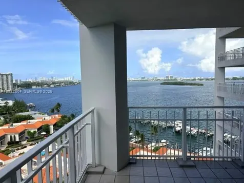 4000 Towerside Terrace Miami FL 33138