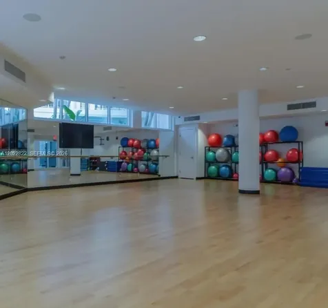 20281 E Country Club Drive Aventura FL 33180