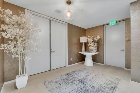 18975 Collins Avenue Sunny Isles Beach FL 33160