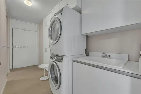 18975 Collins Avenue Sunny Isles Beach FL 33160