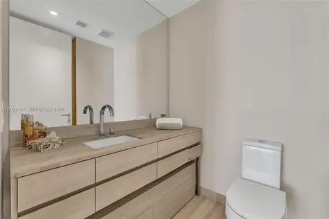 18975 Collins Avenue Sunny Isles Beach FL 33160