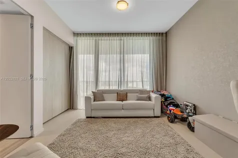 18975 Collins Avenue Sunny Isles Beach FL 33160