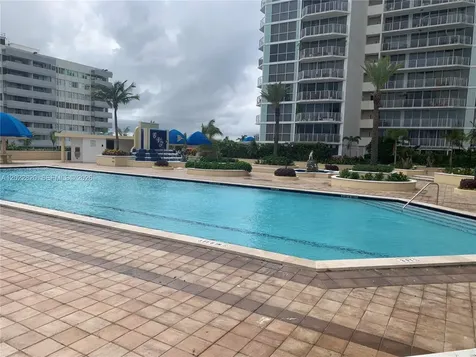 7601 E Treasure Drive North Bay Village FL 33141