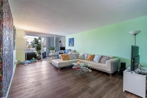 6923 Cypress Road Plantation FL 33317