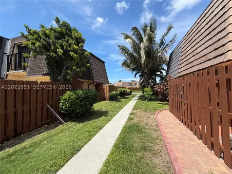 964 Springdale Circle Palm Springs FL 33461
