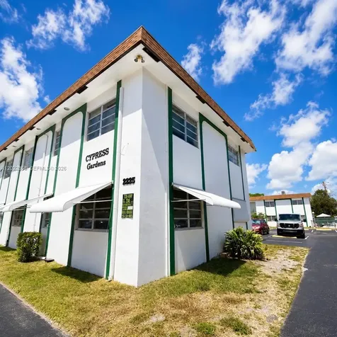 2225 Polk Street Hollywood FL 33020