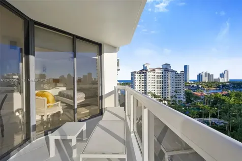 20185 E Country Club Drive Aventura FL 33180