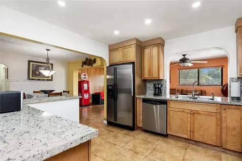 321 NW 96th Avenue Pembroke Pines FL 33024