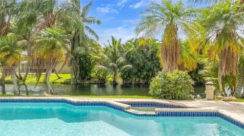 321 NW 96th Avenue Pembroke Pines FL 33024
