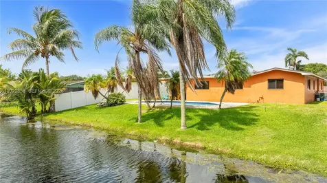 321 NW 96th Avenue Pembroke Pines FL 33024