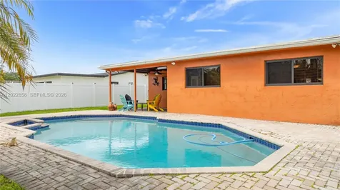 321 NW 96th Avenue Pembroke Pines FL 33024