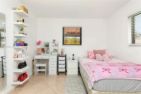 321 NW 96th Avenue Pembroke Pines FL 33024
