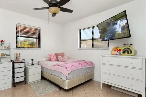 321 NW 96th Avenue Pembroke Pines FL 33024