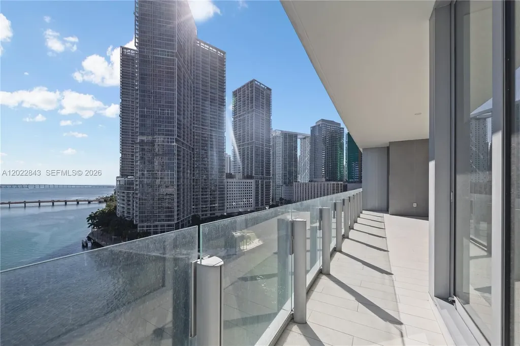 300 Biscayne Blvd Way Miami FL 33131