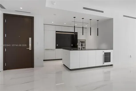300 Biscayne Blvd Way Miami FL 33131