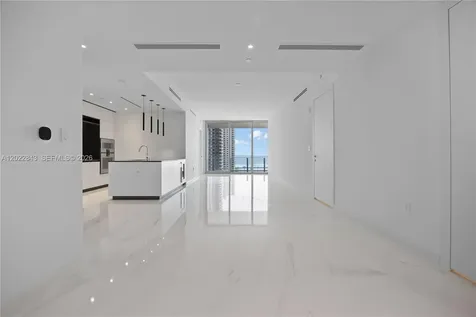 300 Biscayne Blvd Way Miami FL 33131