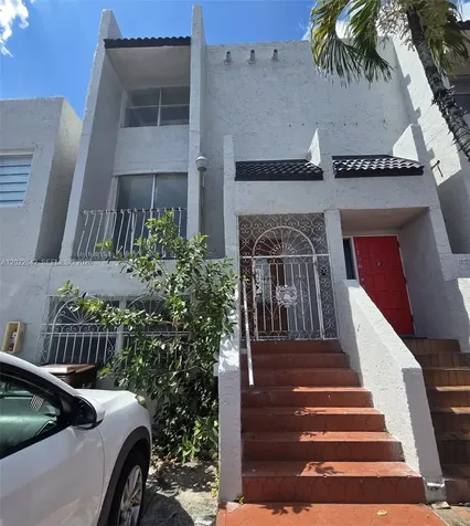 1104 W 44th Street Hialeah FL 33012