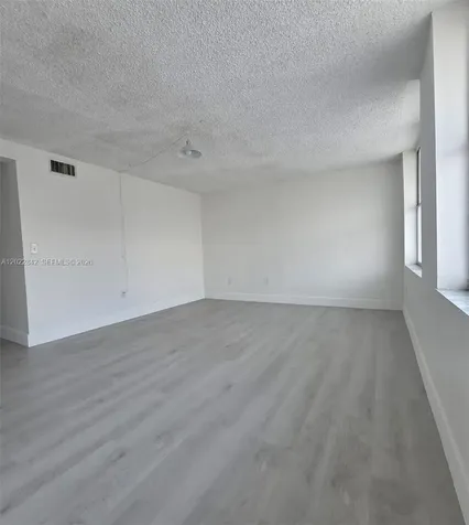 1104 W 44th Street Hialeah FL 33012