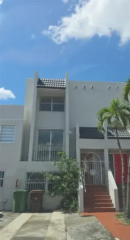 1104 W 44th Street Hialeah FL 33012