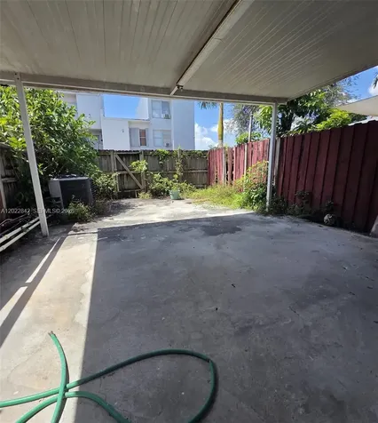 1104 W 44th Street Hialeah FL 33012