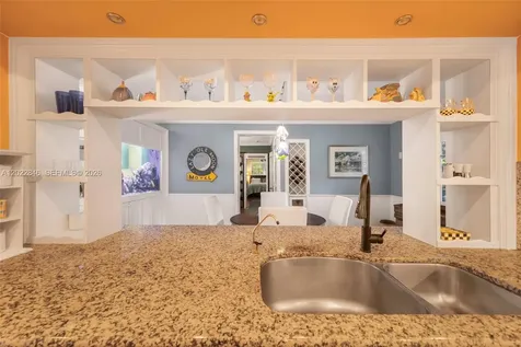 7290 SW 77th Terrace Miami FL 33143