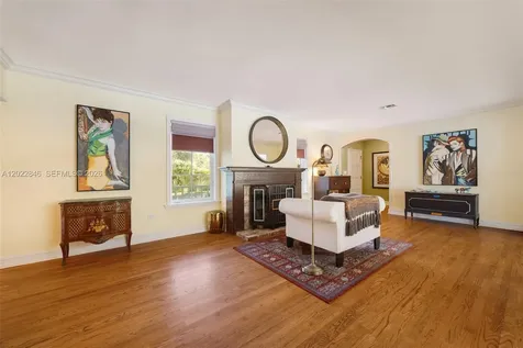 7290 SW 77th Terrace Miami FL 33143