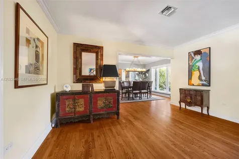 7290 SW 77th Terrace Miami FL 33143