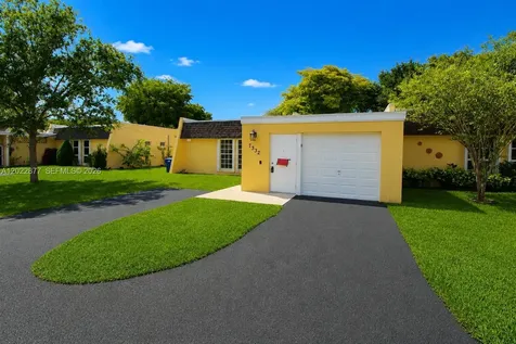 7332 Bay Hill Drive Hialeah FL 33015