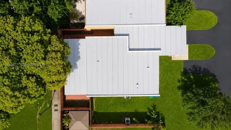 7332 Bay Hill Drive Hialeah FL 33015