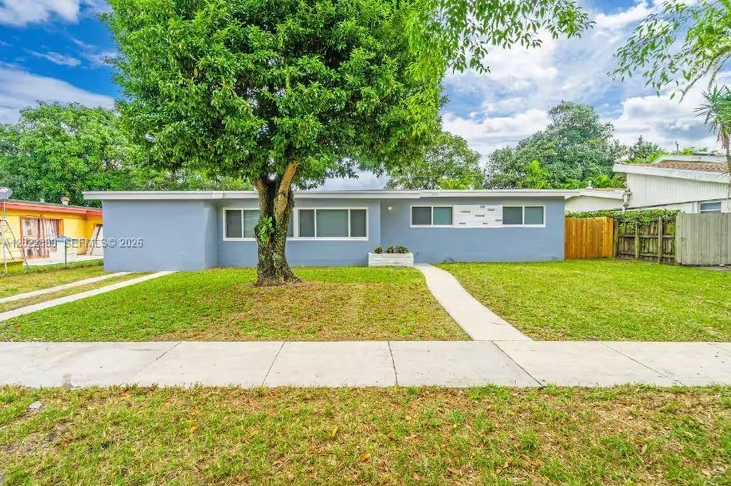 17621 NE 7th Avenue Miami FL 33162