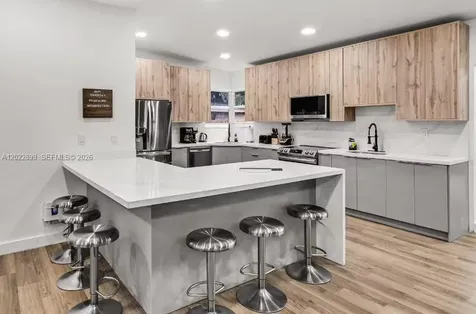 17621 NE 7th Avenue Miami FL 33162