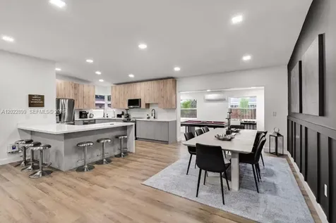 17621 NE 7th Avenue Miami FL 33162