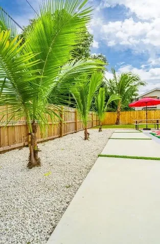 17621 NE 7th Avenue Miami FL 33162