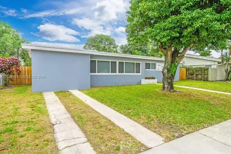 17621 NE 7th Avenue Miami FL 33162