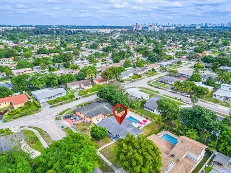 17621 NE 7th Avenue Miami FL 33162