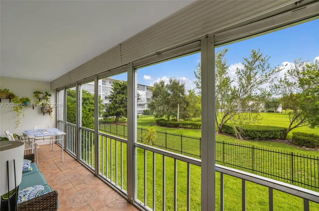 950 Hillcrest Drive Hollywood FL 33021