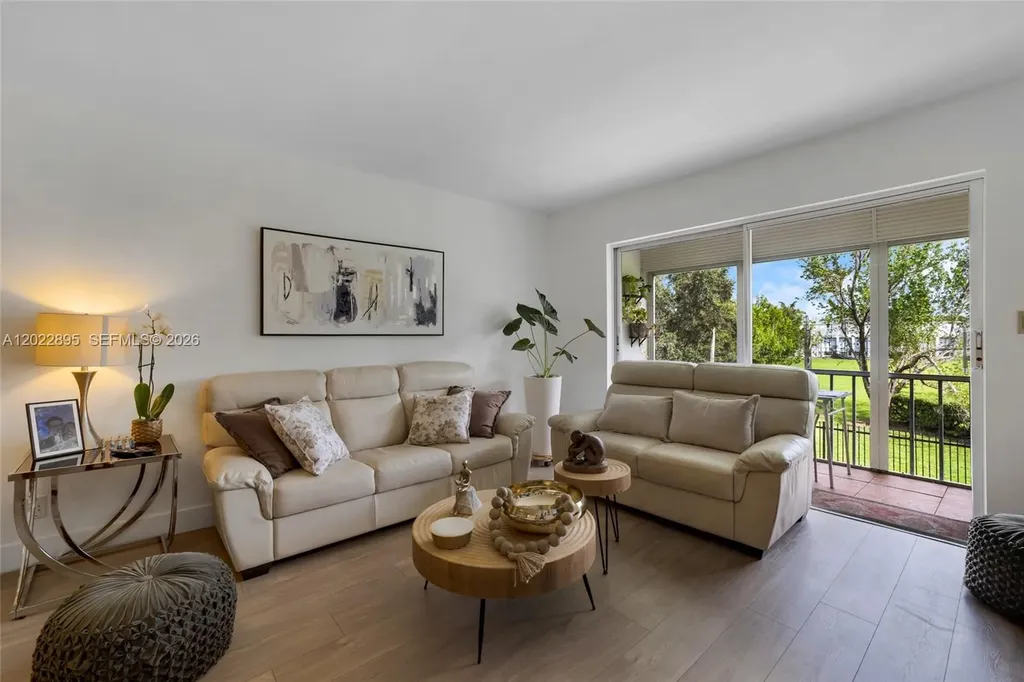 950 Hillcrest Drive Hollywood FL 33021