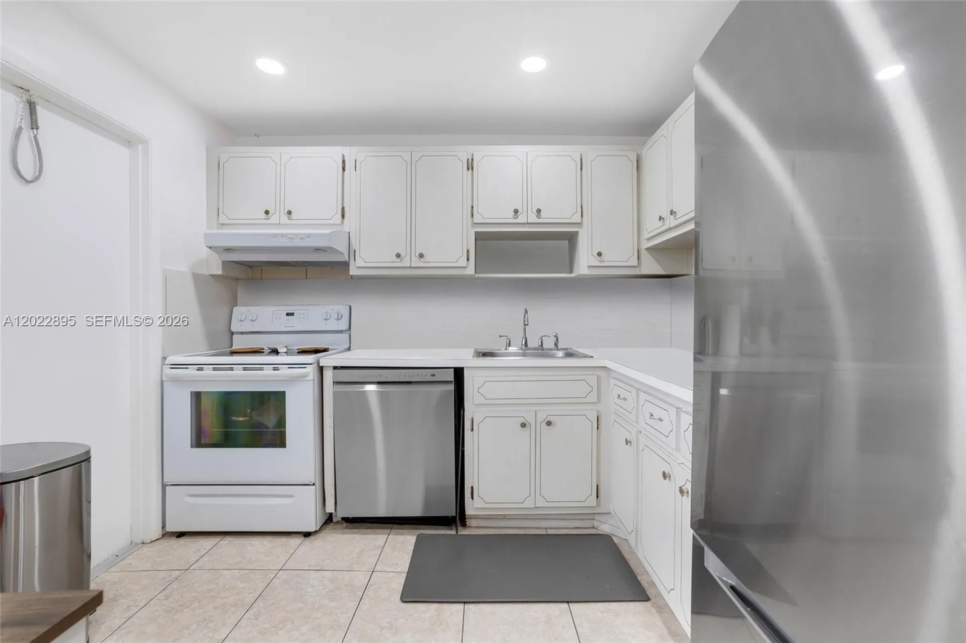 950 Hillcrest Drive Hollywood FL 33021