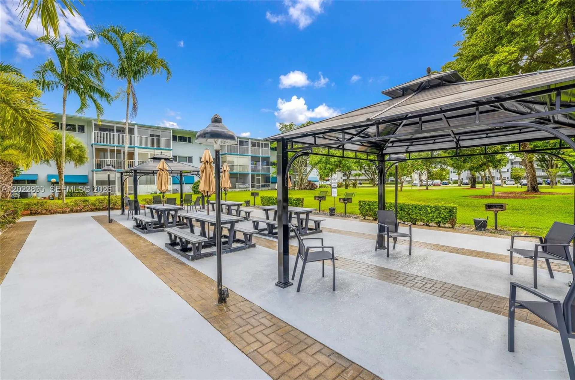 950 Hillcrest Drive Hollywood FL 33021