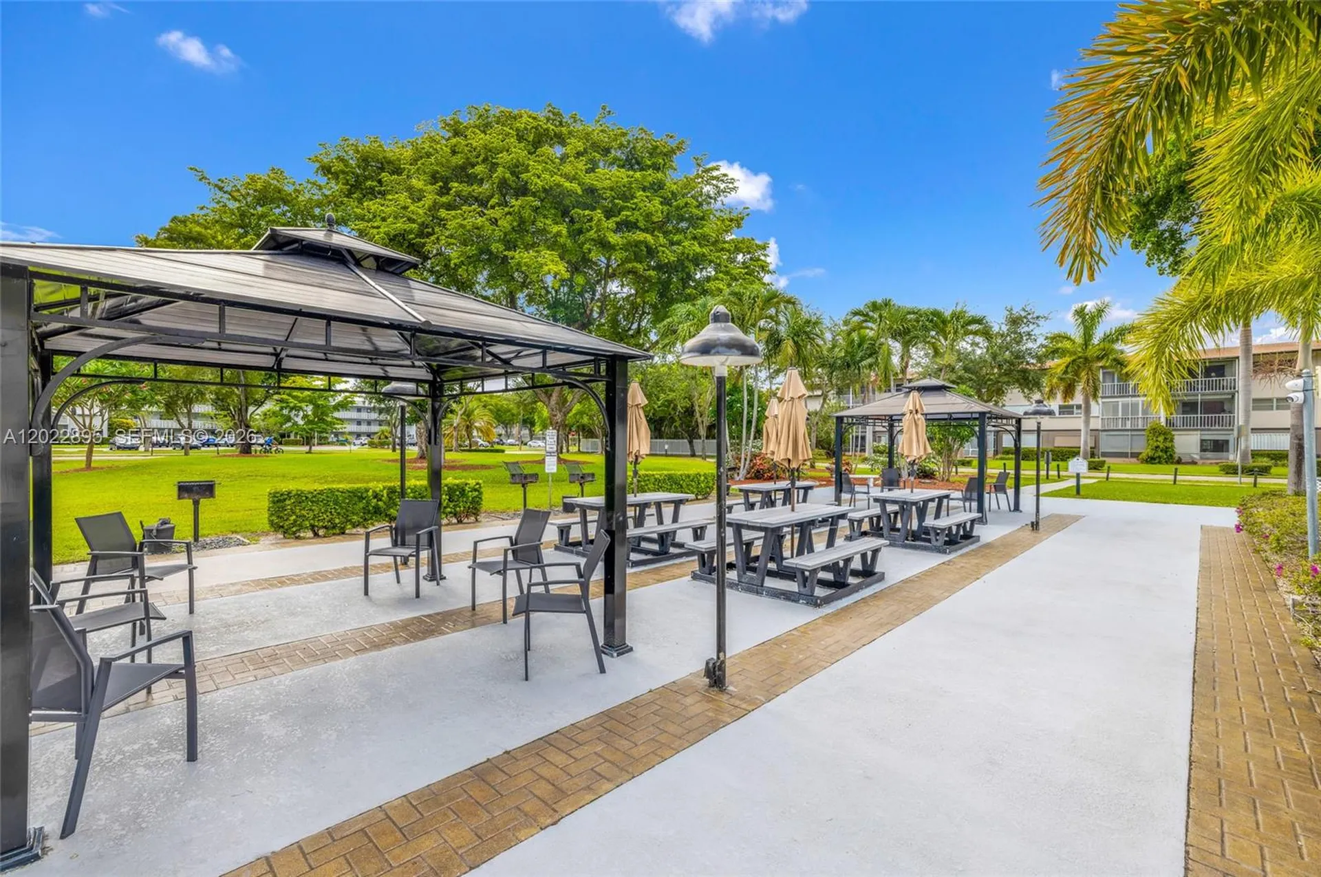 950 Hillcrest Drive Hollywood FL 33021