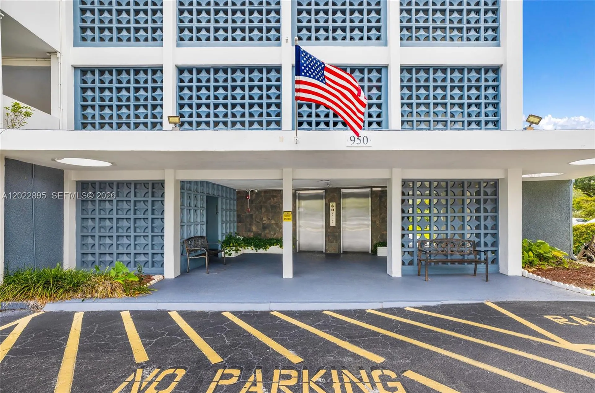 950 Hillcrest Drive Hollywood FL 33021
