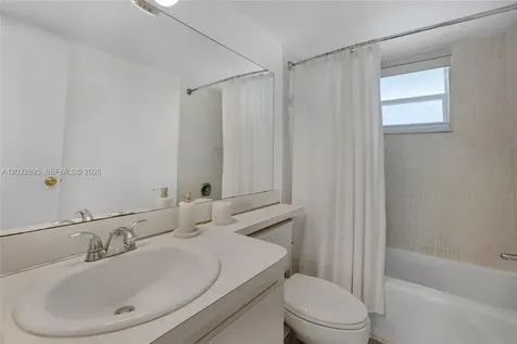 950 Hillcrest Drive Hollywood FL 33021