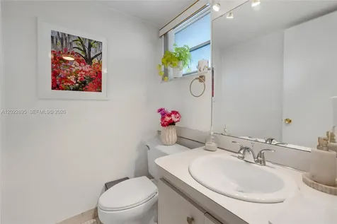950 Hillcrest Drive Hollywood FL 33021