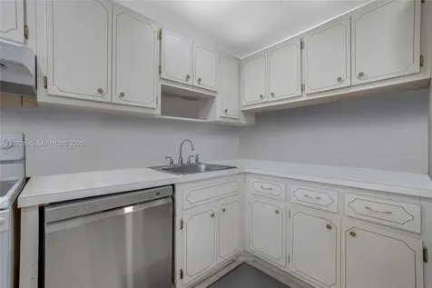 950 Hillcrest Drive Hollywood FL 33021