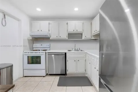 950 Hillcrest Drive Hollywood FL 33021