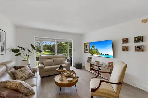 950 Hillcrest Drive Hollywood FL 33021